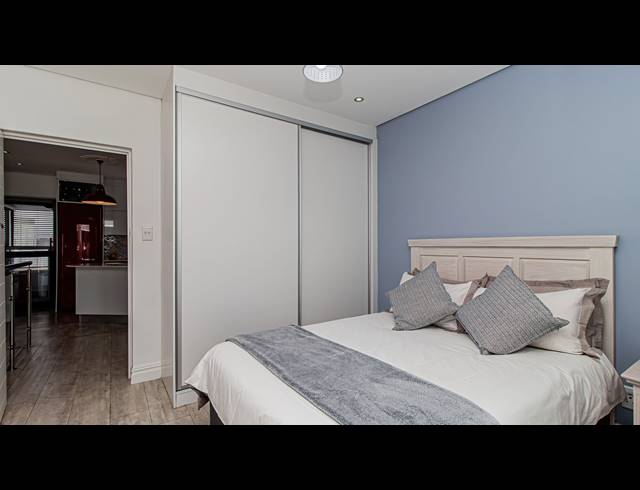4 BEDROOM HOUSE FOR SALE IN BEACHFRONT